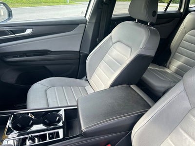 2024 Volkswagen Atlas Cross Sport 2.0T SEL R-Line