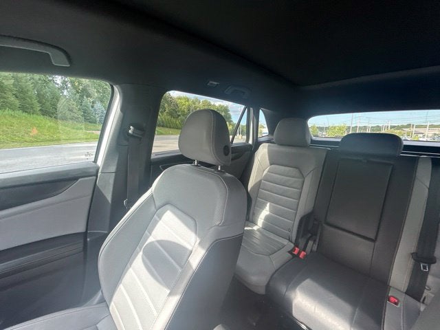 2024 Volkswagen Atlas Cross Sport 2.0T SEL R-Line