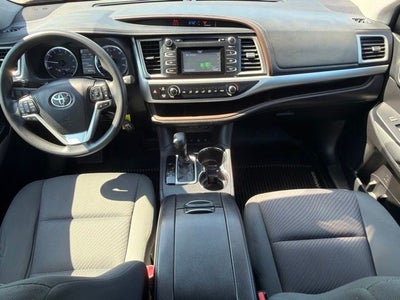 2019 Toyota Highlander LE