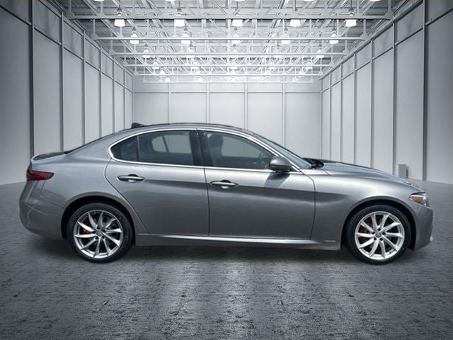 2018 Alfa Romeo Giulia Base