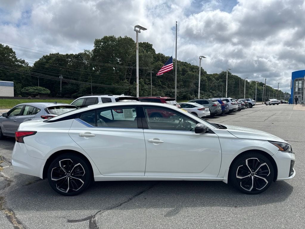 2023 Nissan Altima 2.5 SR Premium