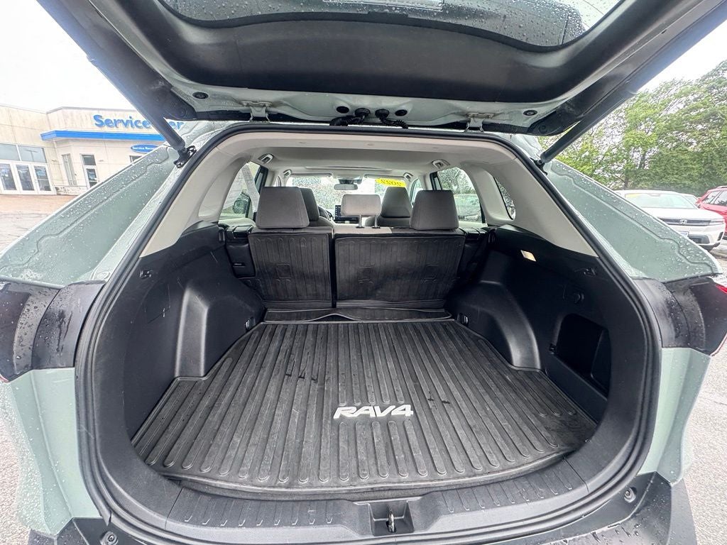 2022 Toyota RAV4 XLE