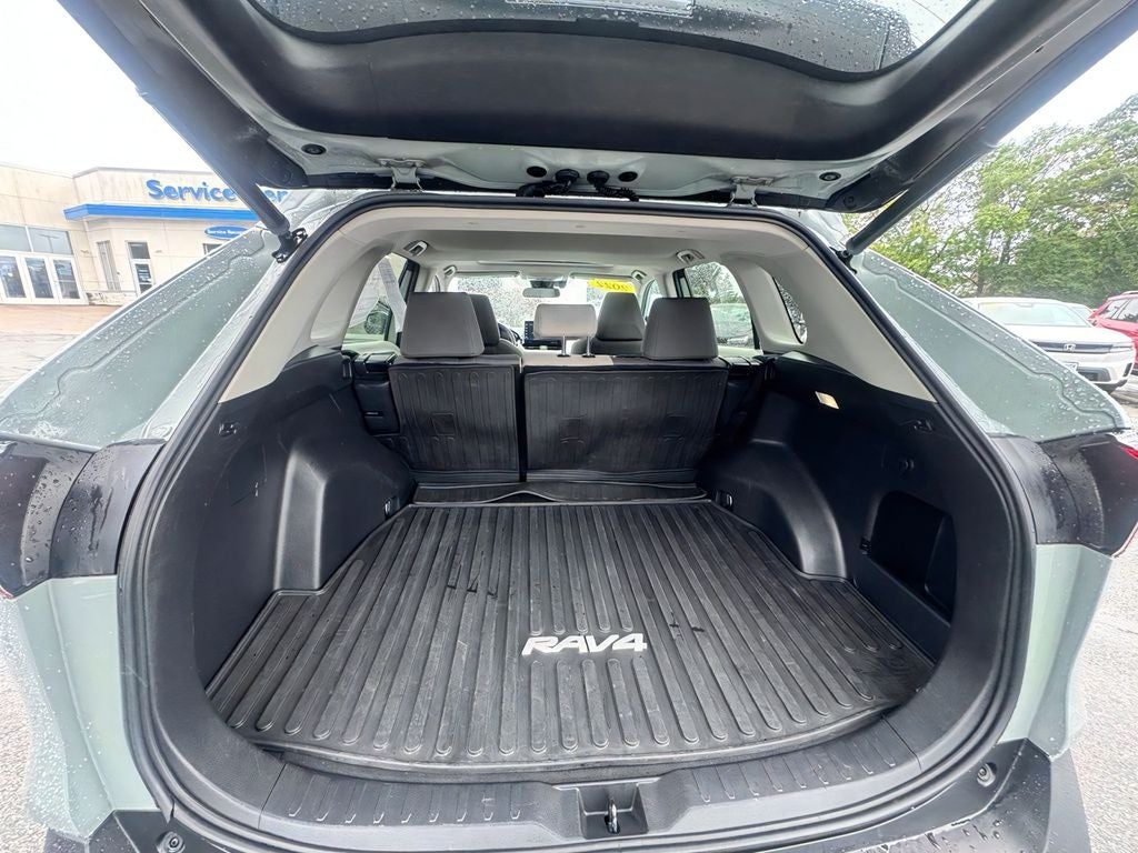 2022 Toyota RAV4 XLE