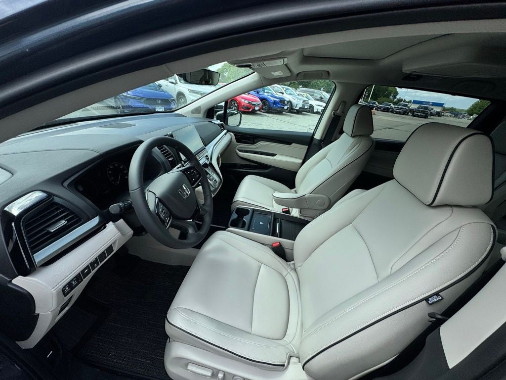 2026 Honda Odyssey Touring - Photo 8