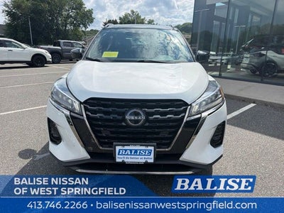 2023 Nissan Kicks SR