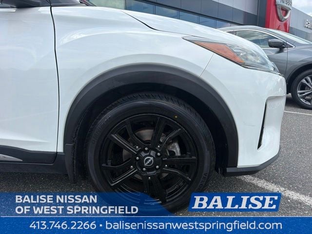 2023 Nissan Kicks SR