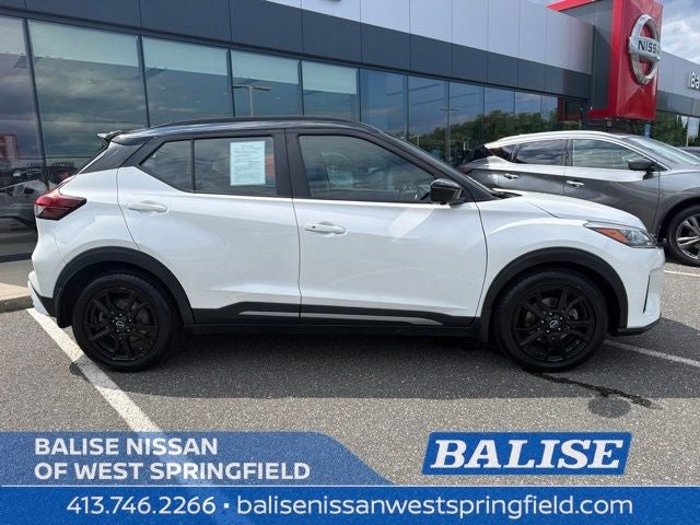 2023 Nissan Kicks SR