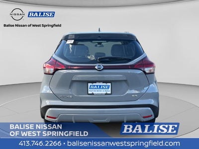 2021 Nissan Kicks SR