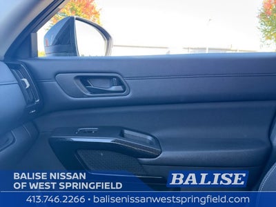 2024 Nissan Pathfinder S