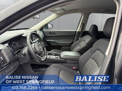 2024 Nissan Pathfinder SV