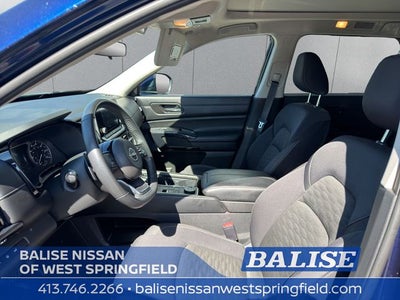 2023 Nissan Pathfinder SV