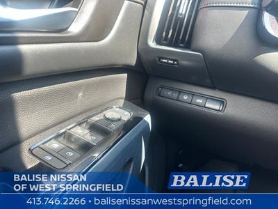 2025 Nissan Pathfinder SL
