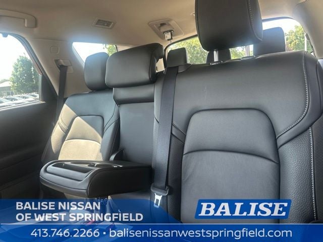 2025 Nissan Pathfinder SL