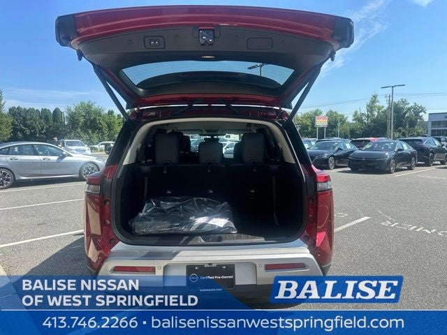 2025 Nissan Pathfinder SL
