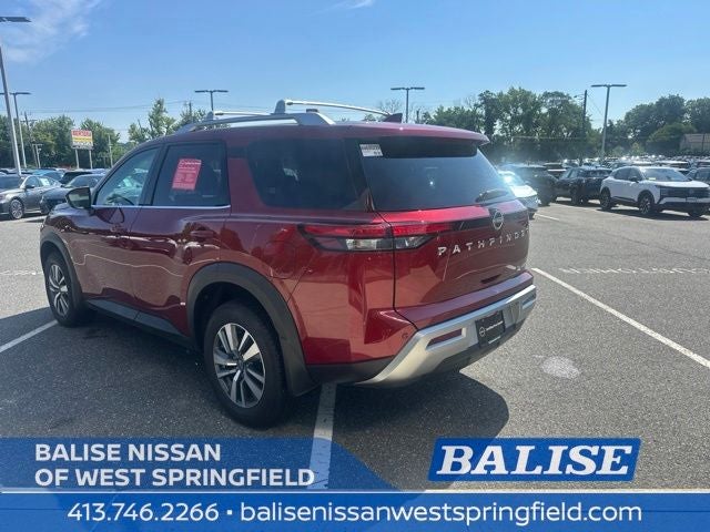 2025 Nissan Pathfinder SL