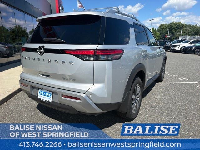 2023 Nissan Pathfinder SL