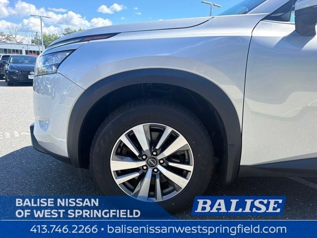 2023 Nissan Pathfinder SL