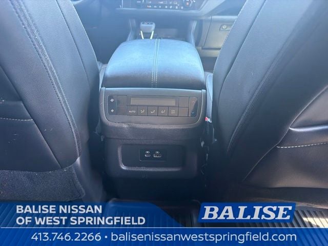 2023 Nissan Pathfinder SL