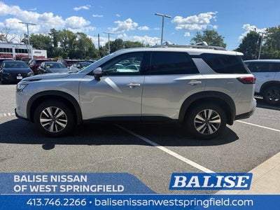 2023 Nissan Pathfinder SL