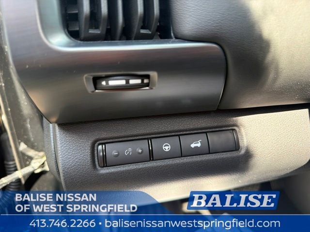 2025 Nissan Pathfinder SL