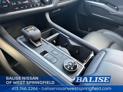 2025 Nissan Pathfinder SL