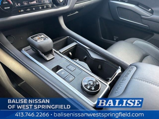 2025 Nissan Pathfinder SL
