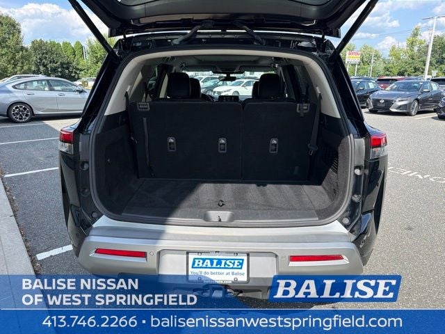 2025 Nissan Pathfinder SL