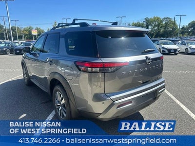 2026 Nissan Pathfinder SL