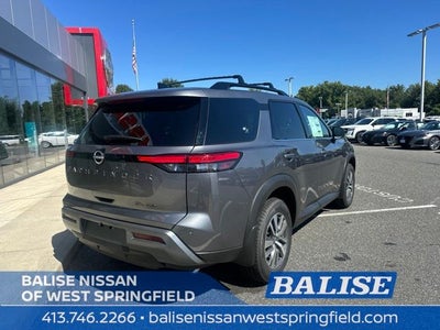 2026 Nissan Pathfinder SL