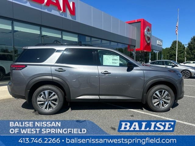 2026 Nissan Pathfinder SL