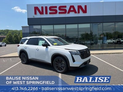 2026 Nissan Pathfinder SL