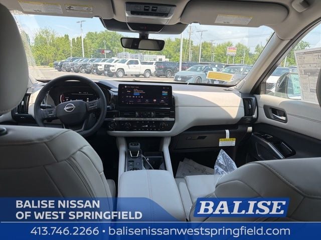 2026 Nissan Pathfinder SL