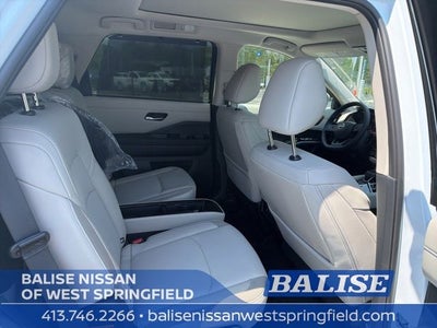 2026 Nissan Pathfinder SL