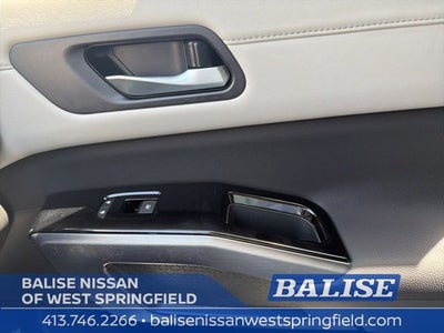 2026 Nissan Pathfinder SL