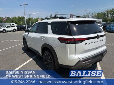 2026 Nissan Pathfinder SL