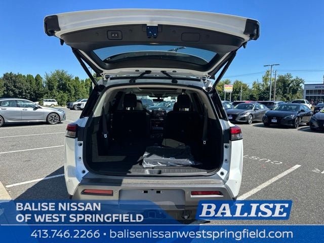 2026 Nissan Pathfinder SL