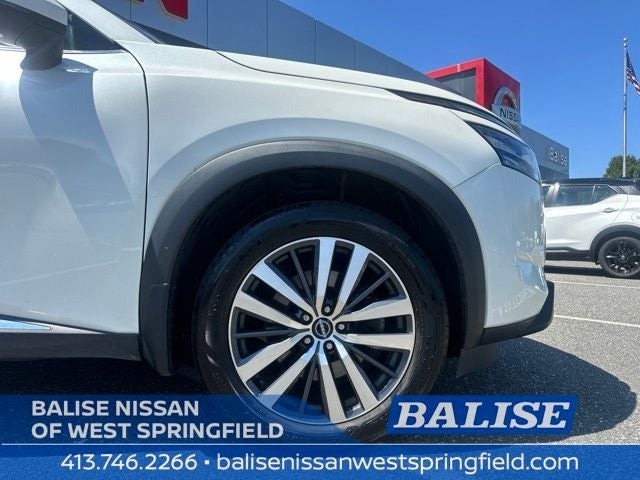 2022 Nissan Pathfinder Platinum 2nd Row Captain
