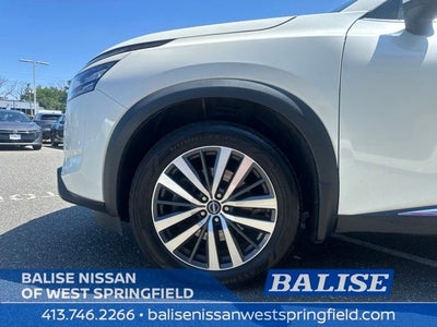 2022 Nissan Pathfinder Platinum 2nd Row Captain