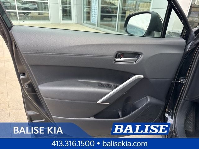 2025 Toyota Corolla Cross XLE