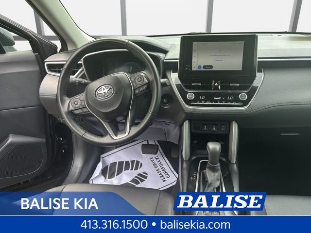 2025 Toyota Corolla Cross XLE