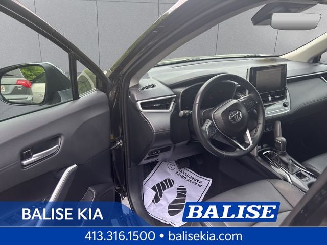 2025 Toyota Corolla Cross XLE