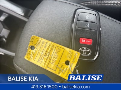 2025 Toyota Corolla Cross XLE
