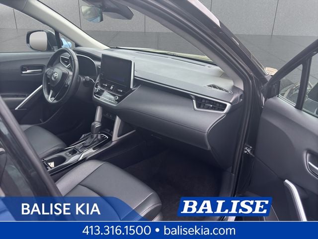 2025 Toyota Corolla Cross XLE