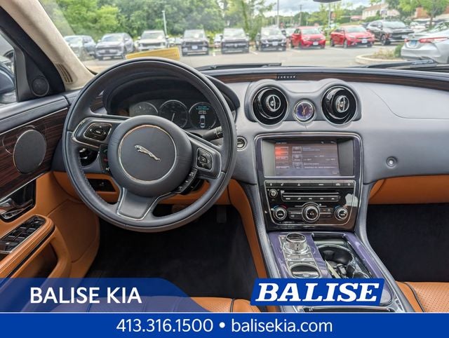2011 Jaguar XJ Base