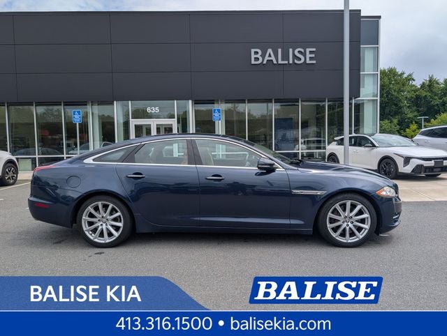 2011 Jaguar XJ Base
