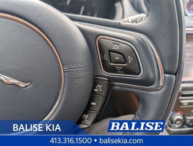 2011 Jaguar XJ Base