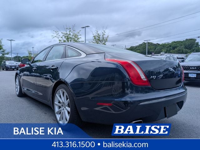 2011 Jaguar XJ Base