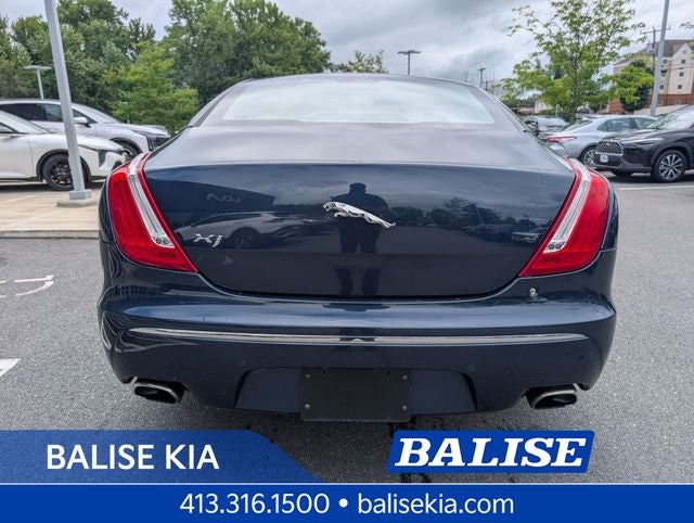2011 Jaguar XJ Base
