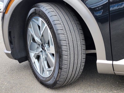 2025 Genesis GV60 Standard