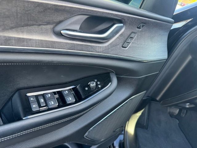 2023 Jeep Grand Cherokee Overland Luxury Tech Group IV